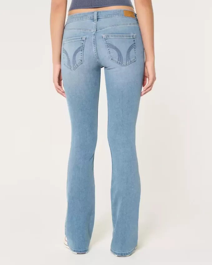 Low-Rise Boot-Jeans in heller Waschung Low-Rise Boot-Jeans in heller Waschung