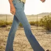 Low-Rise Boot-Jeans in heller Waschung Low-Rise Boot-Jeans in heller Waschung