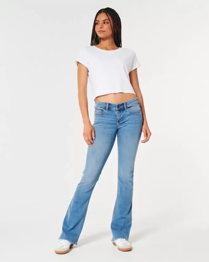 Low-Rise Boot-Jeans mit mittlerer Waschung Low-Rise Boot-Jeans mit mittlerer Waschung