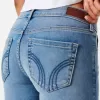 Low-Rise Boot-Jeans mit mittlerer Waschung Low-Rise Boot-Jeans mit mittlerer Waschung