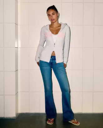 Low-Rise Bootcut-Jeans in mittlerer Waschung