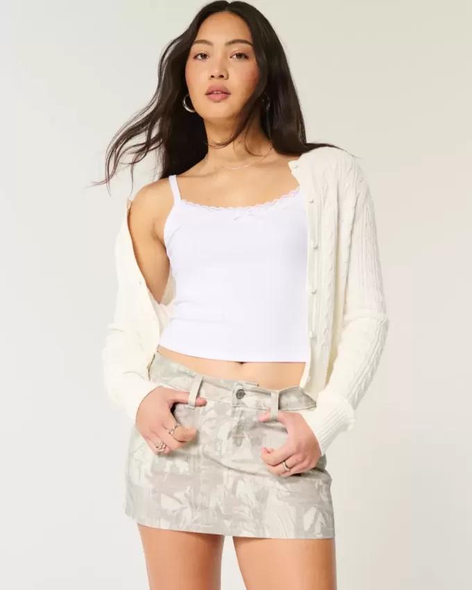 Low-Rise-Mini-Skort aus Twill mit Camouflage-Muster Low-Rise-Mini-Skort aus Twill mit Camouflage-Muster