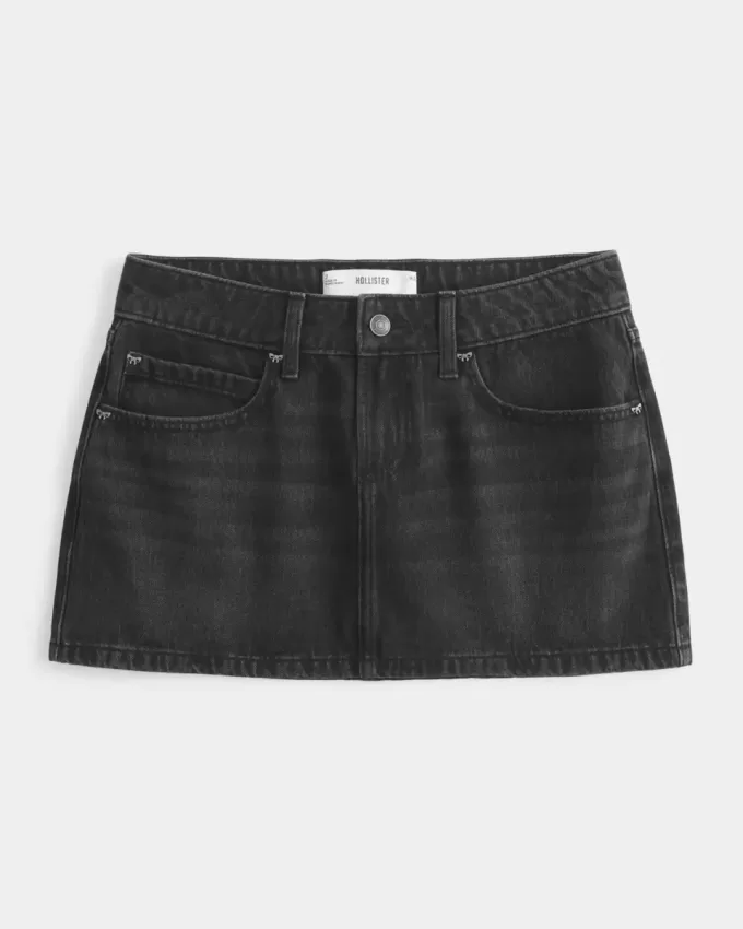 Low-Rise-Mini-Skort aus verwaschenem schwarzem Denim Low-Rise-Mini-Skort aus verwaschenem schwarzem Denim