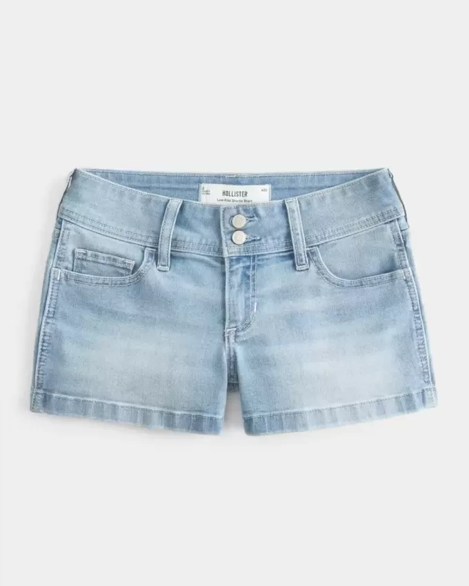 Low-Rise-Shortie-Shorts aus hell gewaschenem Denim Low-Rise-Shortie-Shorts aus hell gewaschenem Denim