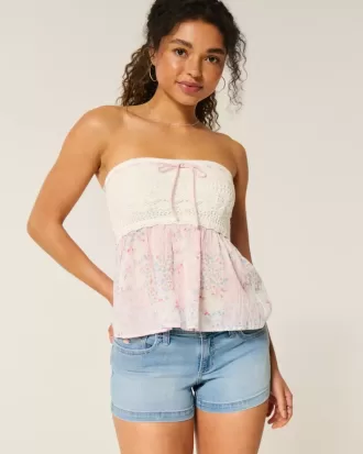 Low-Rise-Shortie-Shorts aus hell gewaschenem Denim mit Blumenstickerei