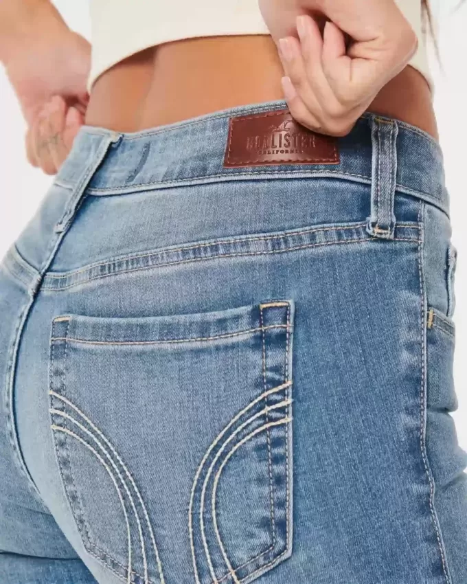 Low-Rise Super Skinny Jeans mit mittlerer Waschung Low-Rise Super Skinny Jeans mit mittlerer Waschung