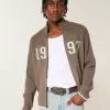 Lässiger Pullover mit Reißverschluss und Zahlengrafik Lässiger Pullover mit Reißverschluss und Zahlengrafik
