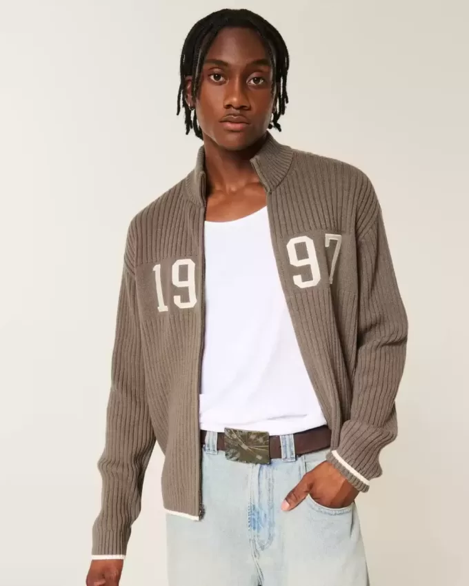 Lässiger Pullover mit Reißverschluss und Zahlengrafik Lässiger Pullover mit Reißverschluss und Zahlengrafik