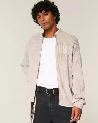 Lässiger Pullover mit Reißverschluss und Zahlengrafik Lässiger Pullover mit Reißverschluss und Zahlengrafik