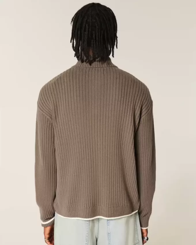 Lässiger Pullover mit Reißverschluss und Zahlengrafik Lässiger Pullover mit Reißverschluss und Zahlengrafik