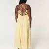 Maxikleid mit offenem Rücken Maxikleid mit offenem Rücken