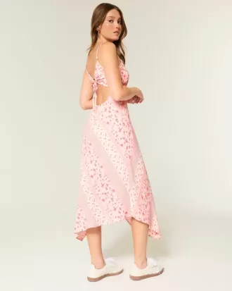 Midikleid mit asymmetrischem Saum Midikleid mit asymmetrischem Saum