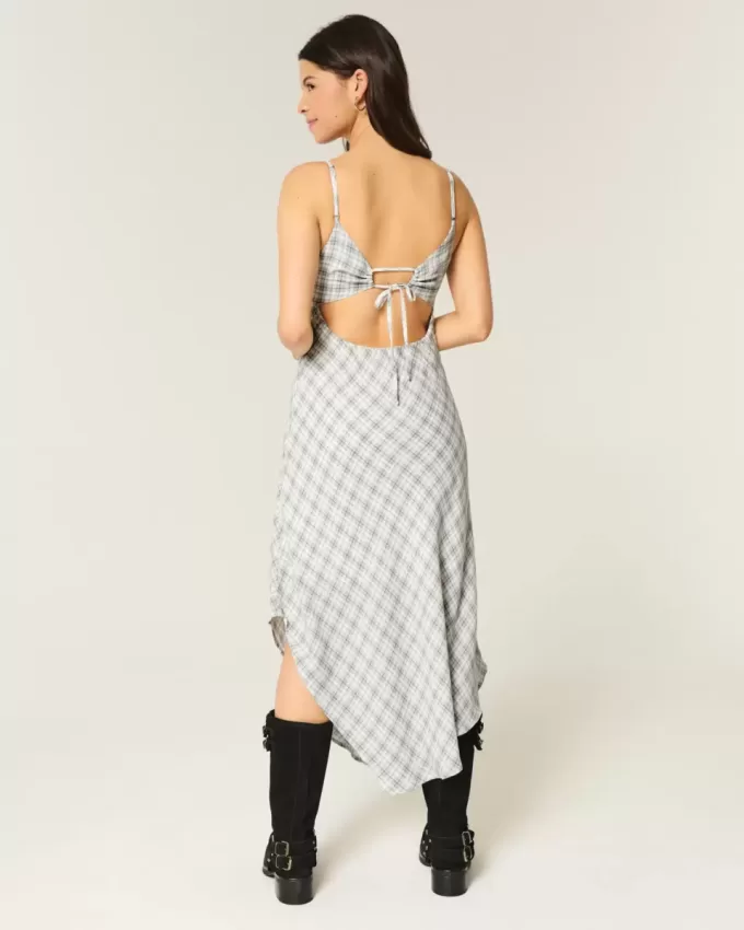 Midikleid mit asymmetrischem Saum