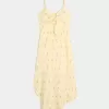 Midikleid mit asymmetrischem Saum Midikleid mit asymmetrischem Saum