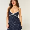 Mini-Slipkleid mit Spitzendetail