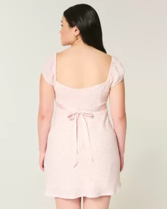 Minikleid aus Kreppsatin mit Band