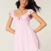 Minikleid mit Flatterärmeln und V-Taille