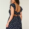 Minikleid mit Flatterärmeln und V-Taille