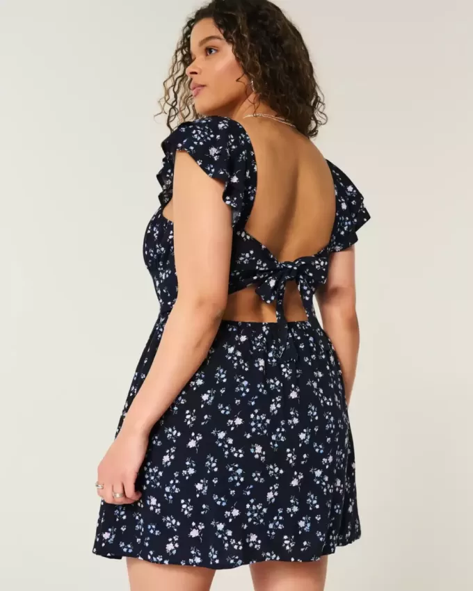 Minikleid mit Flatterärmeln und V-Taille