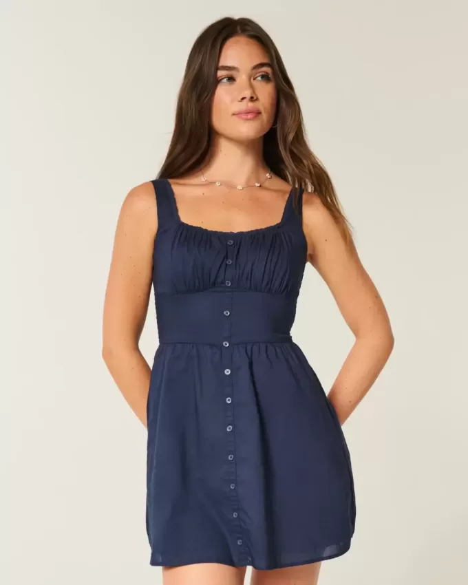 Minikleid mit Knopfleiste vorne Minikleid mit Knopfleiste vorne