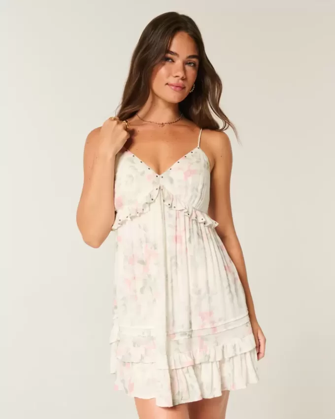 Minikleid mit Rüschen und Nieten Minikleid mit Rüschen und Nieten