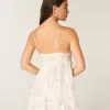 Minikleid mit Rüschen und Nieten Minikleid mit Rüschen und Nieten