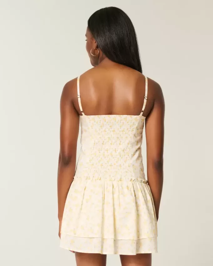 Minikleid mit Spitzenbesatz Minikleid mit Spitzenbesatz