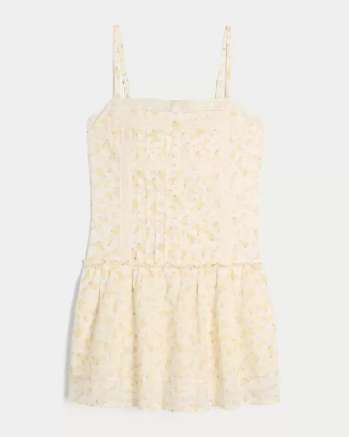 Minikleid mit Spitzenbesatz Minikleid mit Spitzenbesatz