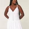 Minikleid mit V-Ausschnitt und Bubble-Muster Minikleid mit V-Ausschnitt und Bubble-Muster