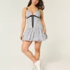 Minikleid mit V-Ausschnitt und Bubble-Muster Minikleid mit V-Ausschnitt und Bubble-Muster