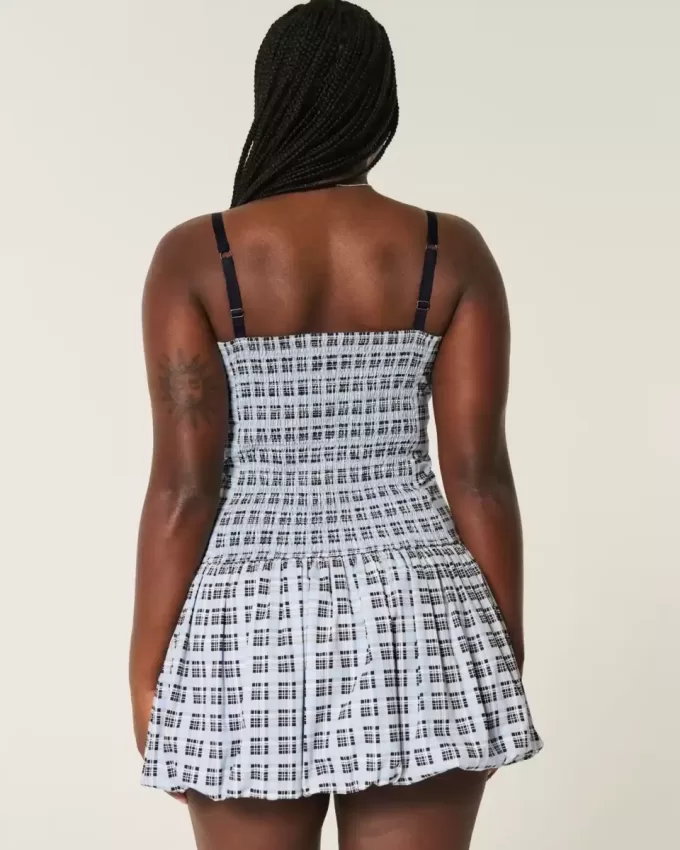 Minikleid mit V-Ausschnitt und Bubble-Muster Minikleid mit V-Ausschnitt und Bubble-Muster