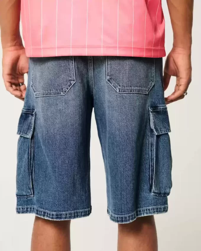 Mittel gewaschene Super Baggy-Cargo-Shorts aus Denim Mittel gewaschene Super Baggy-Cargo-Shorts aus Denim