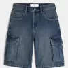 Mittel gewaschene Super Baggy-Cargo-Shorts aus Denim Mittel gewaschene Super Baggy-Cargo-Shorts aus Denim