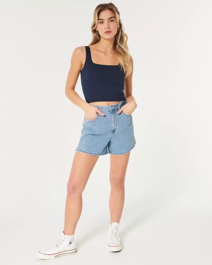 Nahtloses Tanktop aus Stoff mit quadratischem Ausschnitt Nahtloses Tanktop aus Stoff mit quadratischem Ausschnitt