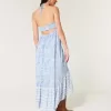 Neckholder-Maxikleid mit asymmetrischem Saum Neckholder-Maxikleid mit asymmetrischem Saum