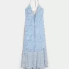 Neckholder-Maxikleid mit asymmetrischem Saum Neckholder-Maxikleid mit asymmetrischem Saum