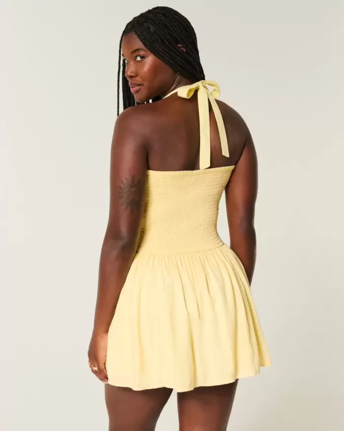 Neckholder-Minikleid mit tiefer Taille Neckholder-Minikleid mit tiefer Taille