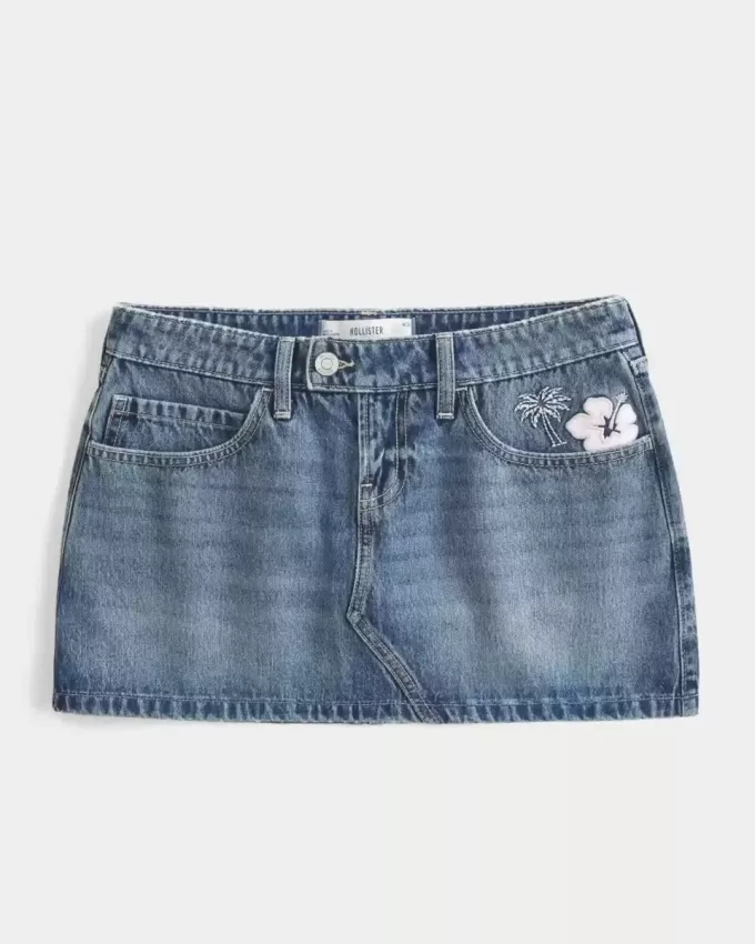 Niedrig sitzender Mini-Skort aus besticktem Denim Niedrig sitzender Mini-Skort aus besticktem Denim