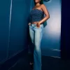 Niedrige Bootcut-Jeans mit mittlerer Waschung und Blumenstickerei Niedrige Bootcut-Jeans mit mittlerer Waschung und Blumenstickerei