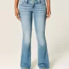 Niedrige Bootcut-Jeans mit mittlerer Waschung und Blumenstickerei Niedrige Bootcut-Jeans mit mittlerer Waschung und Blumenstickerei