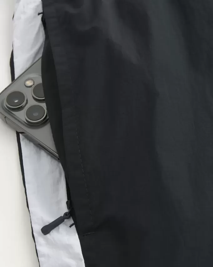 Nylon-Trainingsshorts über dem Knie