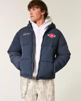 Pufferjacke mit Kapuze und Motorsport-Grafik