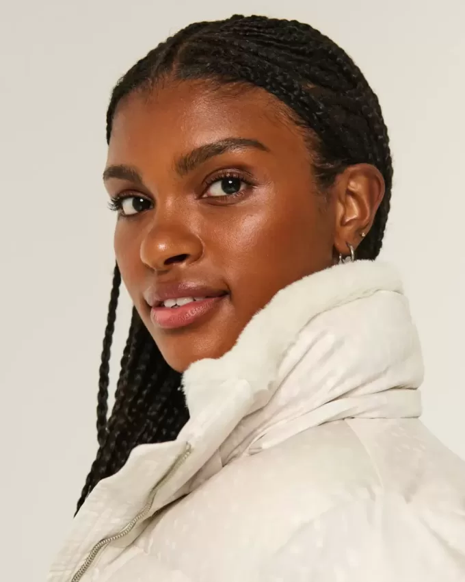 Pufferjacke mit Kunstpelzfutter Pufferjacke mit Kunstpelzfutter