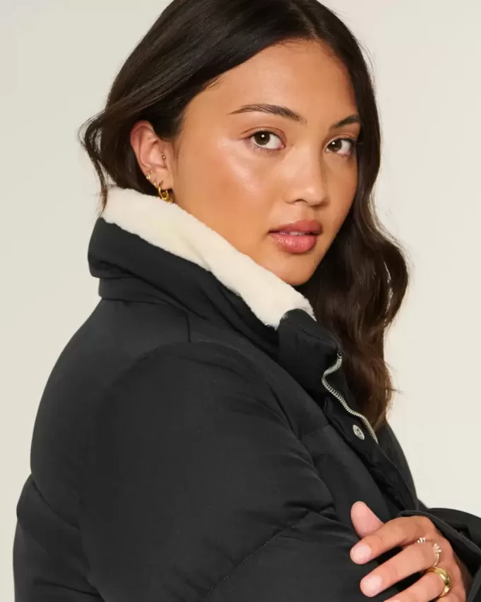 Pufferjacke mit Kunstpelzfutter Pufferjacke mit Kunstpelzfutter