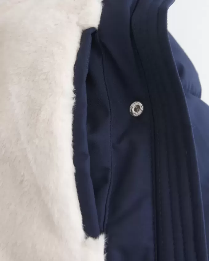 Pufferjacke mit Kunstpelzfutter Pufferjacke mit Kunstpelzfutter
