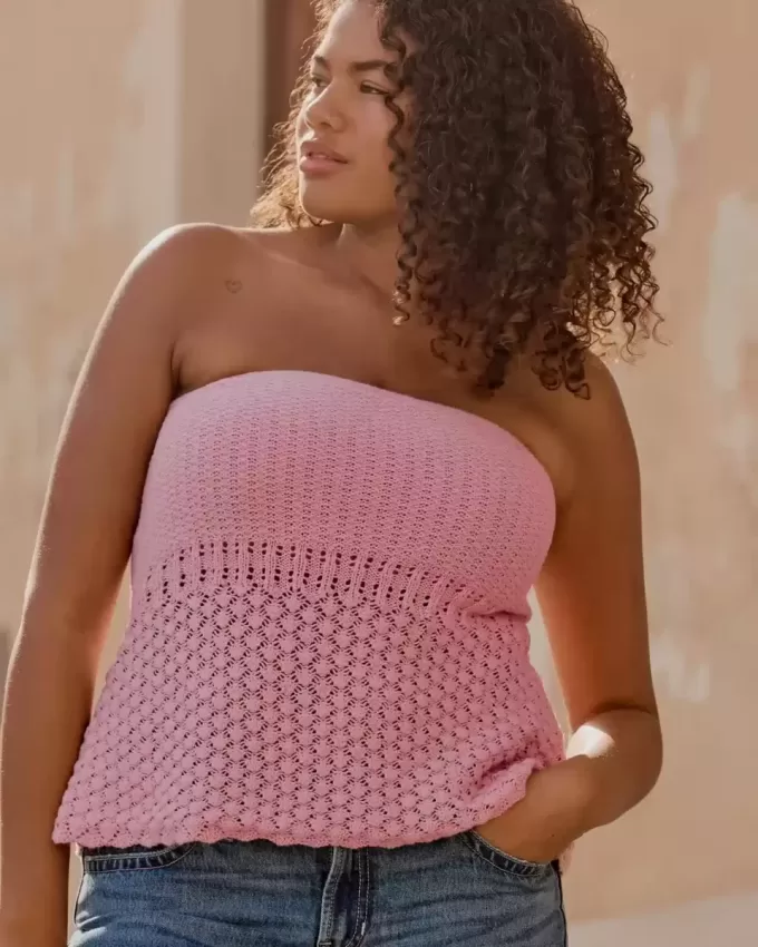 Pullover-Tube-Top im Häkelstil Pullover-Tube-Top im Häkelstil
