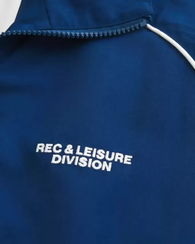 Rec & Leisure Division Windjacke mit Grafik Rec & Leisure Division Windjacke mit Grafik