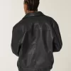 Reißverschlussjacke aus veganem Leder Reißverschlussjacke aus veganem Leder