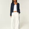 Rundhals-Cardigan mit Ösen Rundhals-Cardigan mit Ösen