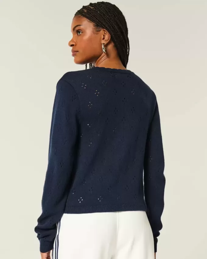 Rundhals-Cardigan mit Ösen Rundhals-Cardigan mit Ösen